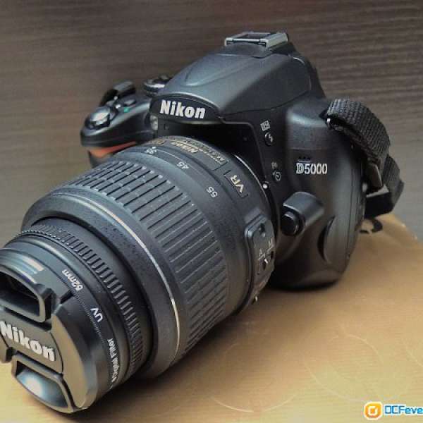 Nikon D5000 + Nikon DX 18-55 VR