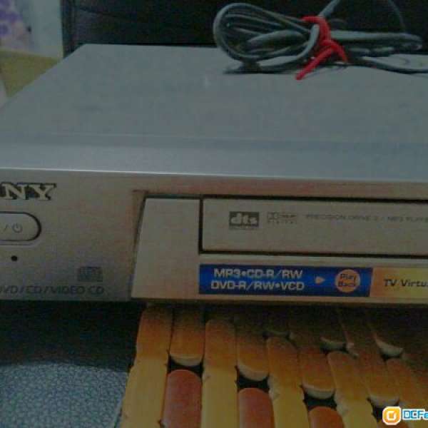 Sony DVP-NS305DVD機 送中西影片DVD130隻
