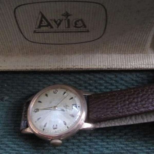 Avia 包金隂陽面手錶