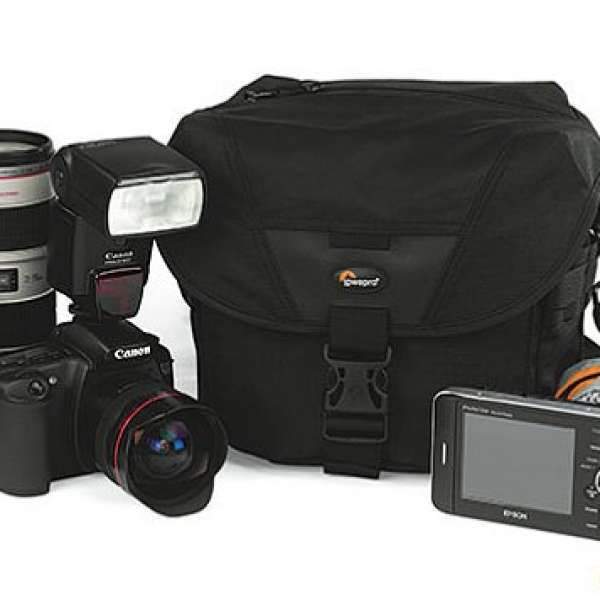 LOWEPRO Stealth Reporter D200 AW (80% New)