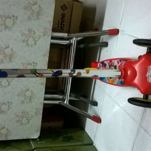 出售     迪士尼小童滑板車