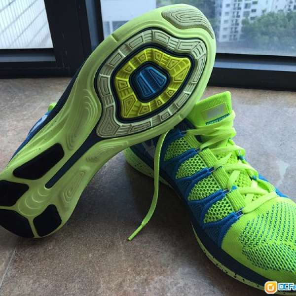 98% new Nike Flyknit Lunar 2 跑鞋