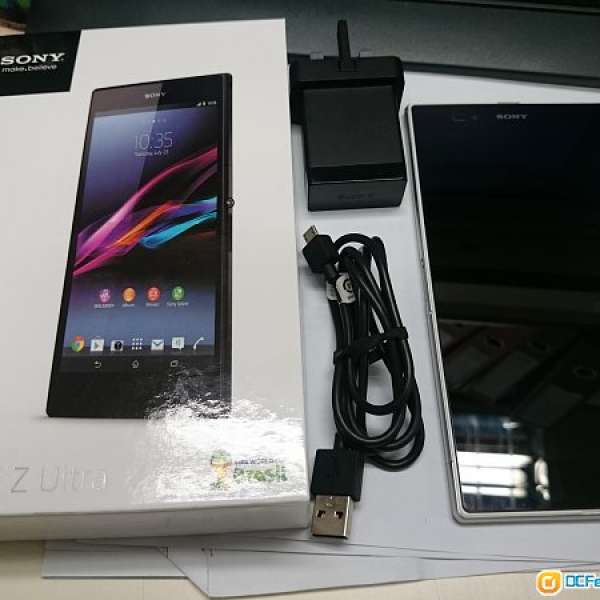 白色Sony Xperia Z Ultra 4G LTE