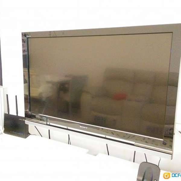 40" LCD TV: Sony KLV-40W400A