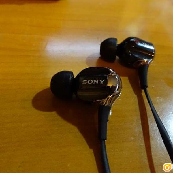 Sony XBA-4 4 units ( Full range + Double woofer + Tweeter )