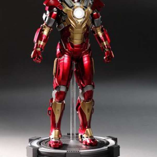 Hottoys 1:6 Ironman 3  Mark 17 Heartbreaker