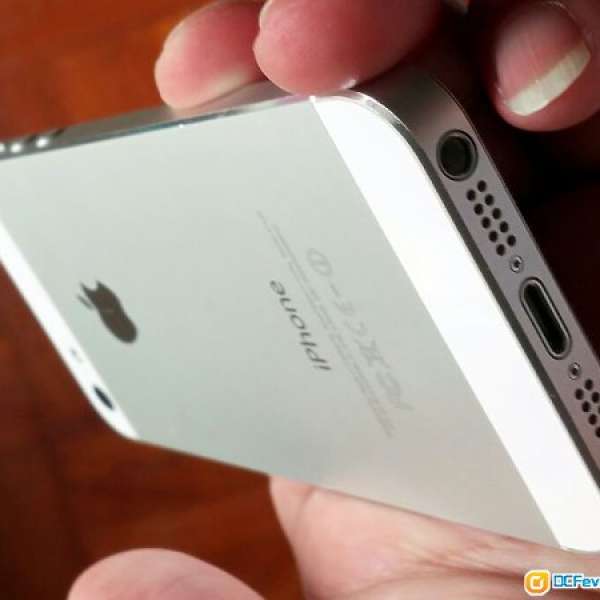 代友售：銀白色 95%新 Apple iPhone 5 32G港行，完全無崩，可換機，G3優先
