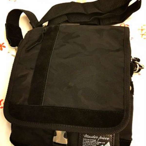 Masterpiece Shoulder Bag 黑色迷彩 日本製 90% New