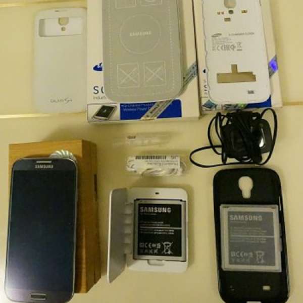 Samsung Galaxy S4 i9505 4g行貨兩電兩充, 連無線充電套裝