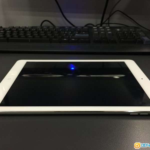 90% NEW iPad Air wifi 16gb White