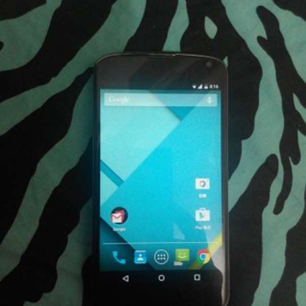 Nexus 4 95% NEW 白色 or 可加錢換 iphone 5