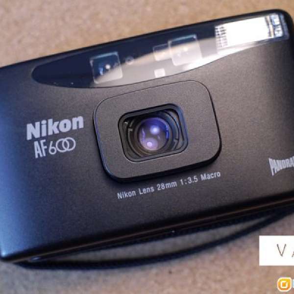 Mint : Nikon AF600 Black Nikon 28mm f/3.5 Macro Lens