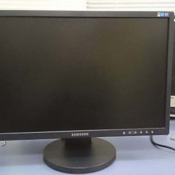 Samsung 225BW 22" LCD Monitor 連升降底座
