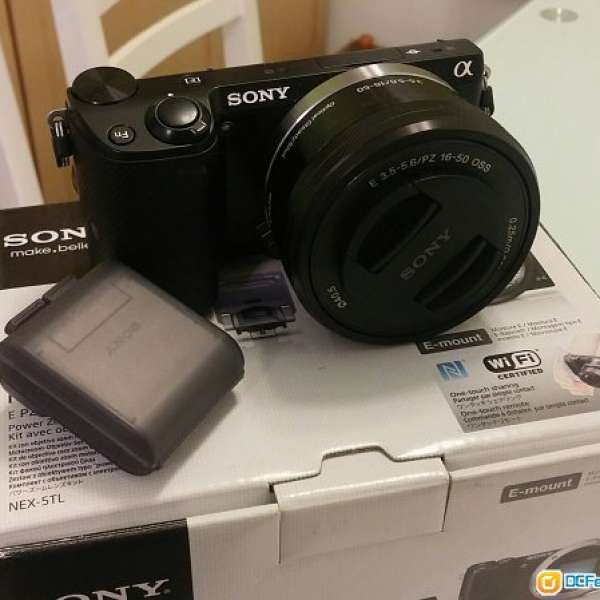 Sony NEX 5T with kit Black