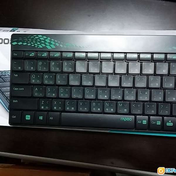 出售 95%新 Rapoo 8000 無線鍵盤滑鼠套裝 (綠色)