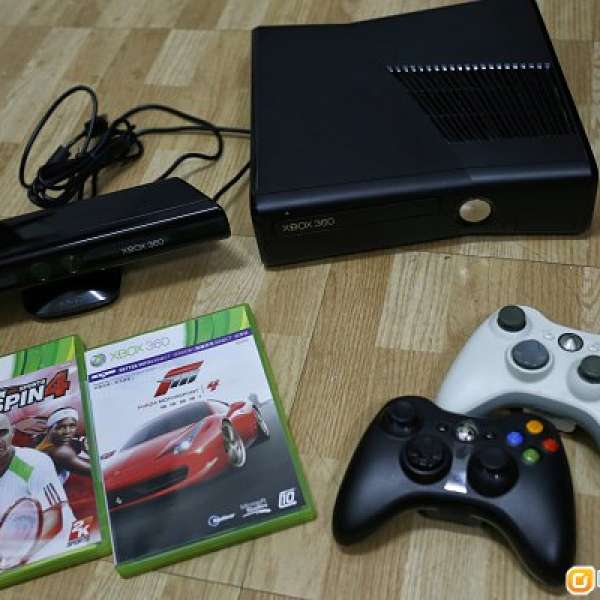 Xbox slim 4G + Kinect 連games + 2 remotes 98% new