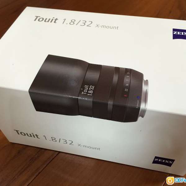 Zeiss Touit 32mm f/1.8 (Fujifilm)