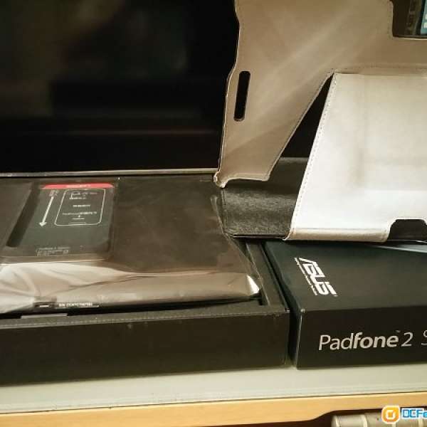 ASUS Padfone 2 淨station 連cover