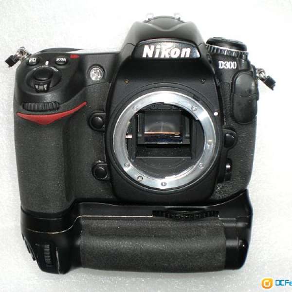 Nikon D300 + Nikon MB-D10 ( 壞機一套 )