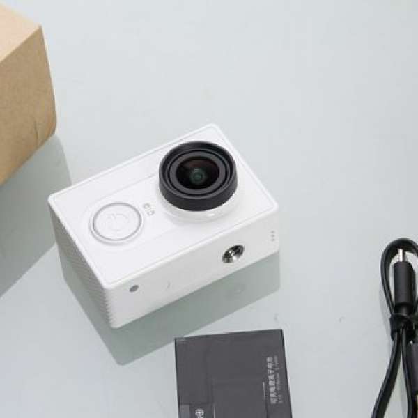 全新 未開盒 小蟻運動相機 基礎版 都市白
