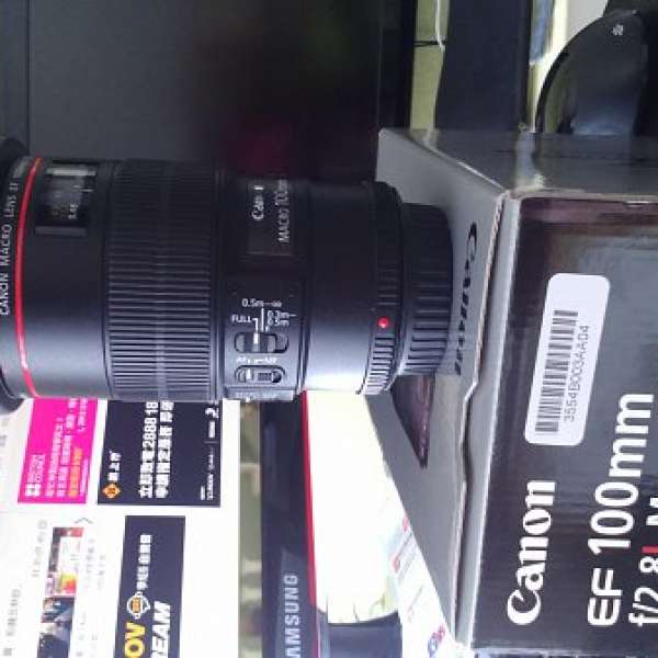 Canon EF 100mm f/2.8L Macro IS USM (99% New)