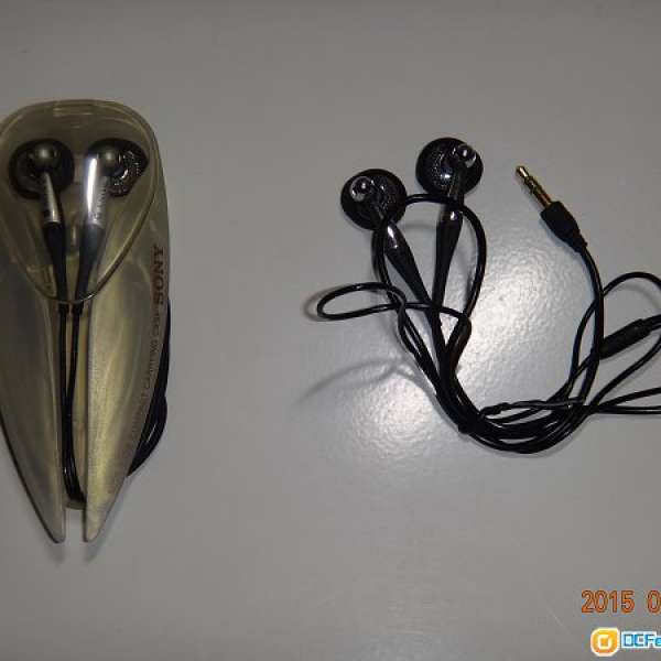 二手新淨 SONY 經典 MDR-E888 耳筒 耳塞 Headphone Earphone 長線及短線 2條 操作正常