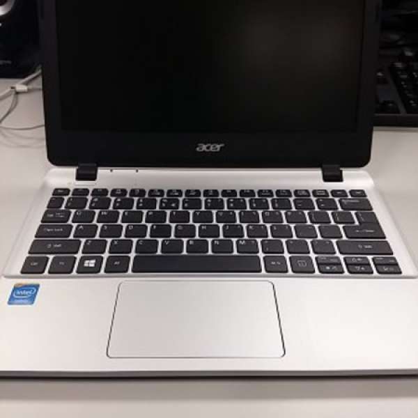 Acer ES1-111M Notebook