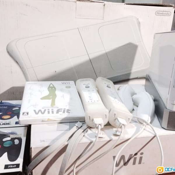 Wii 主機 全套 及 Wii Fit 板 連2 套手制