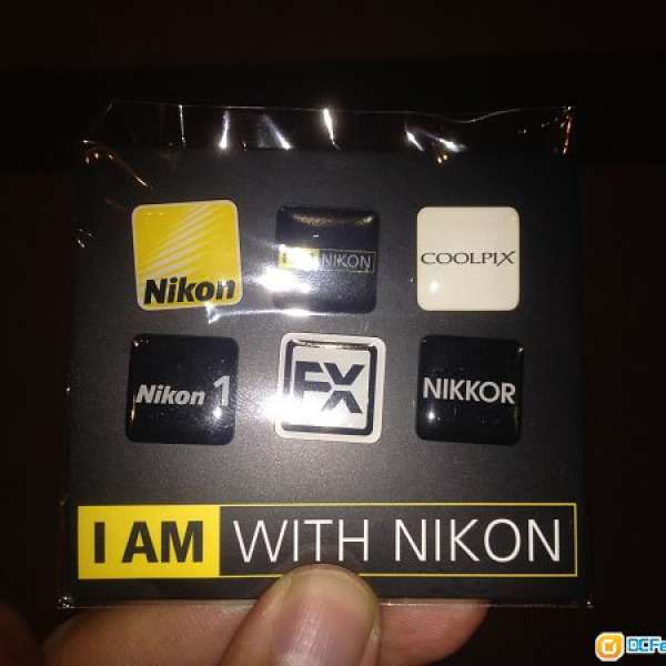 Nikon 襟章