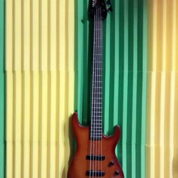 美國品牌 Hamer 5線bass guitar