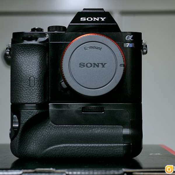 98新 Sony A7S Body 行保 + Meike 無線快門直倒 (非a7r,a7ii,a6000) 超高ISO拍片影星