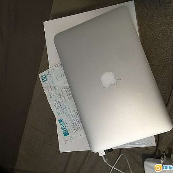 MacBook Air 11" Ｍid-2013 (i5 1.3Ghz，4GB RAM，128G SSD，HD-5000)