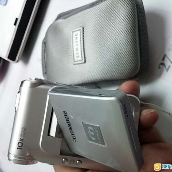 Samsung 4"x2.25"  miniket VP-M110s  camcorder  silver
