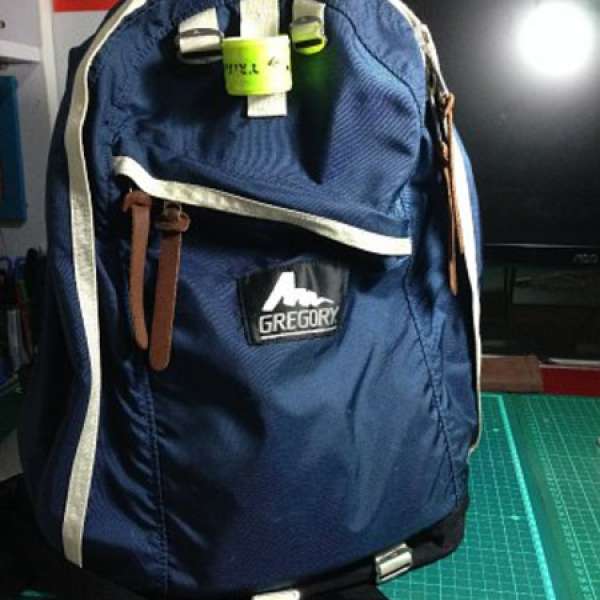 Gregory Day Pack (22L, Navy blue+white)