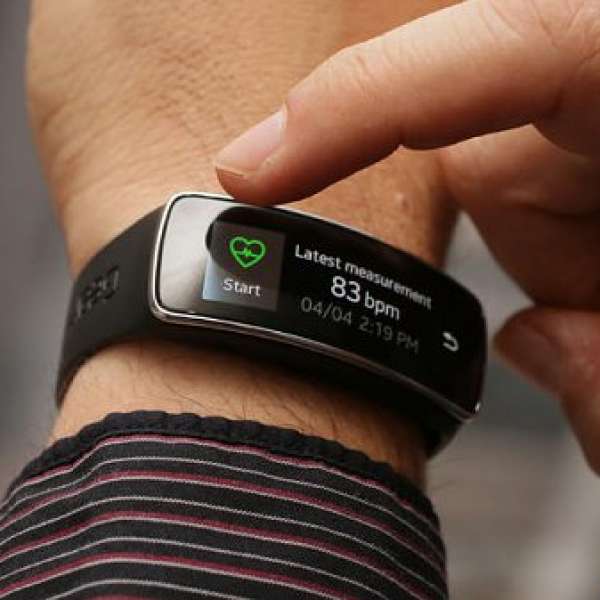 全新100%new Samsung Gear fit 智能手錶 smart watch