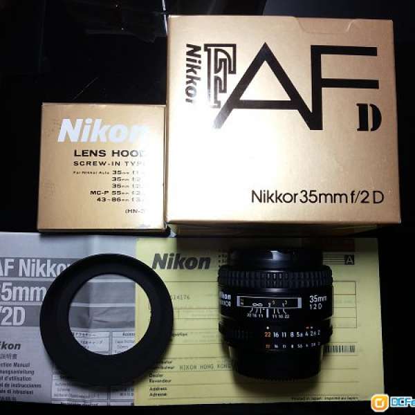 Nikon 35mm F2 AFD with hood NH-3