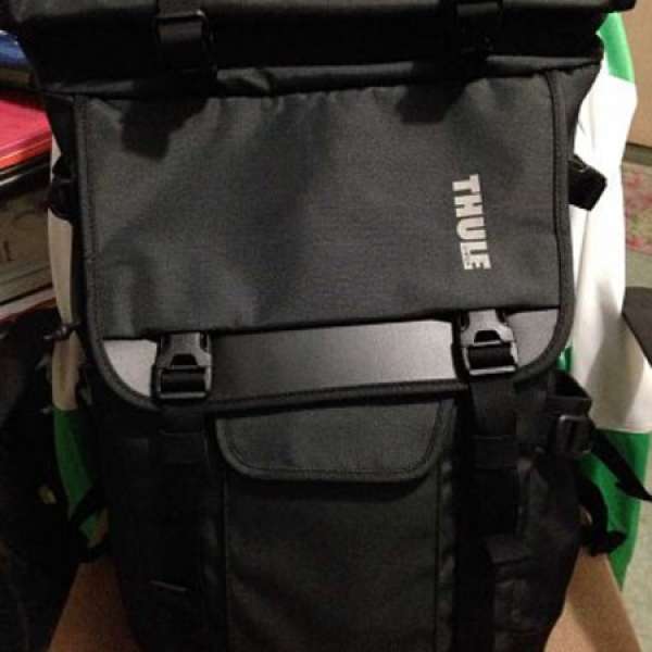 Thule Covert DSLR Rolltop Backpack 相機背囊, 背包 99% 極新淨