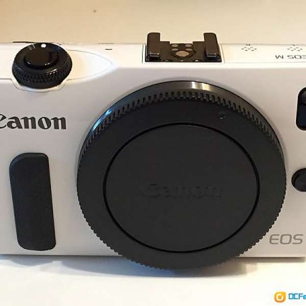 出售 Canon EOS-M 淨機身 白色 行貨