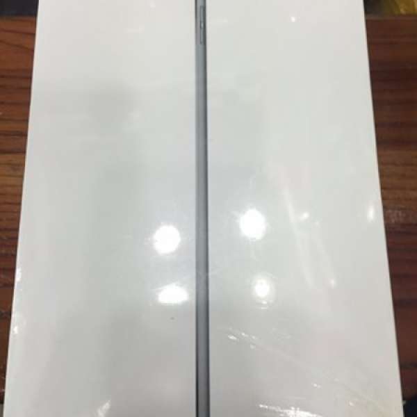 全新 iPad Air 2 (4G-LTE) 128GB 太空灰  香港行貨 未開封,未激活,原廠APPLE 一年...