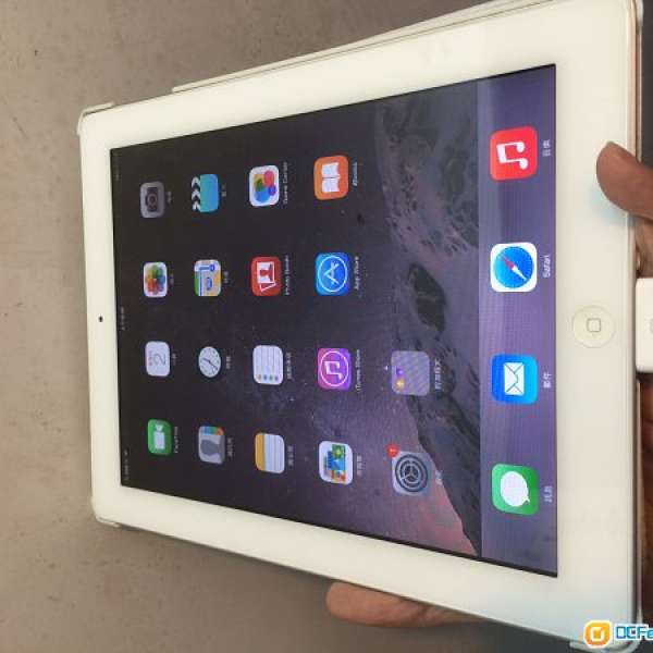 香港行貨 ZP iPad 2 16GB 3G版，完全正常、任試，iso 8.3，已貼玻璃貼