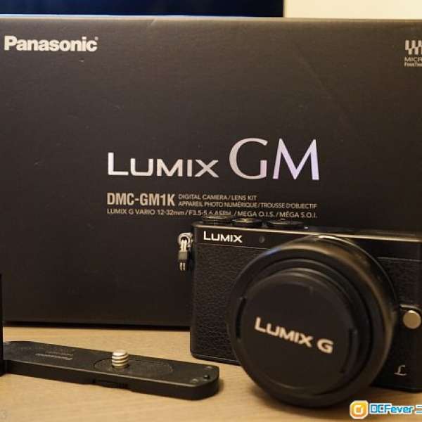 Panasonic lumix GM1K black with 12-32mm kit lens + hgr1 hand grip