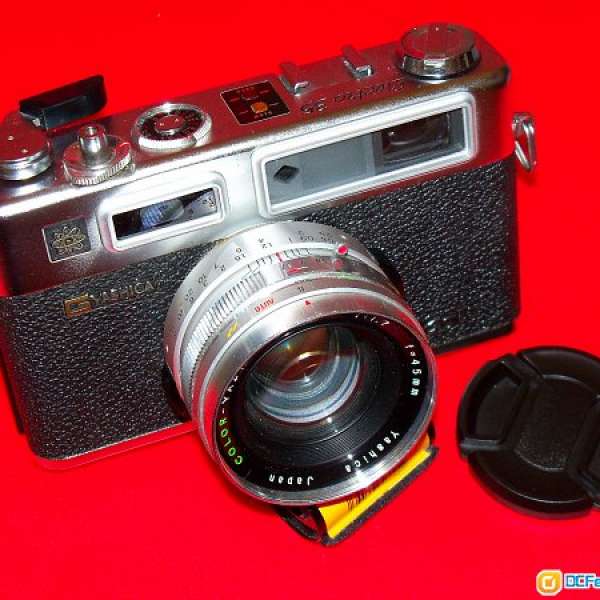 出售新淨RF黃點菲林机::YASHICA ELECTRO 35 GS 銀黑色古典優雅版**400**