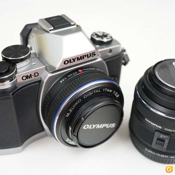 Olympus OM-D EM10(行貨) 雙鏡套裝，99%新，100%運作正常，原廠保養至2015年11月，無...