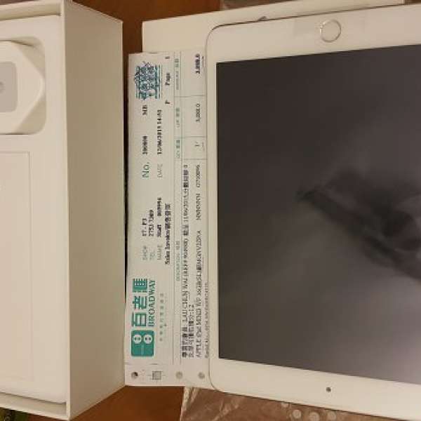 100% New iPad Mini 3 16GB wifi 銀色 (百老滙買入)