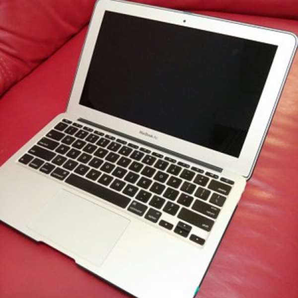 誠放新淨 Macbook Air 11“ 2011 i5 4G RAM 128GB SSD