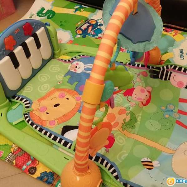 90% new Fisher Price 腳踏鋼琴健身器