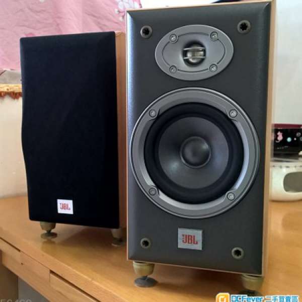 JBL E20 Bookshelf Speaker