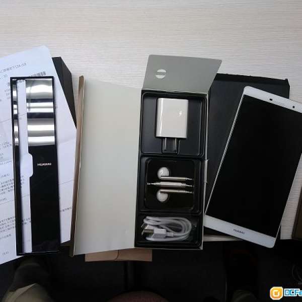 95%新Huawei 華為P8 Max 64GB銀色有單玻璃貼原裝Flip Cover