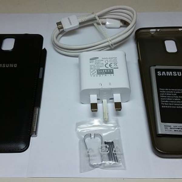 Samsung Note 3 原裝電池、S Pen、充電器、USB線、底套