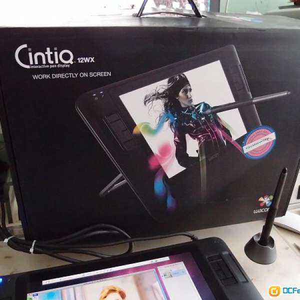 Wacom Cintiq 12 WX 繪圖顯示器